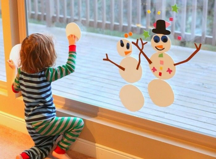 Make-jul-vinduet dekorasjon-for-barn-selv