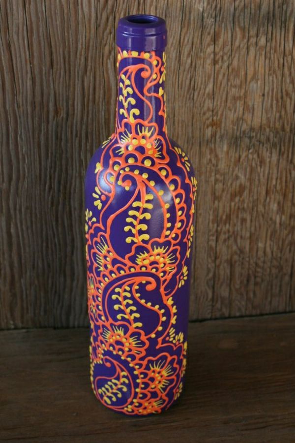 Vinflaska henna lila-orange-gul handmålad