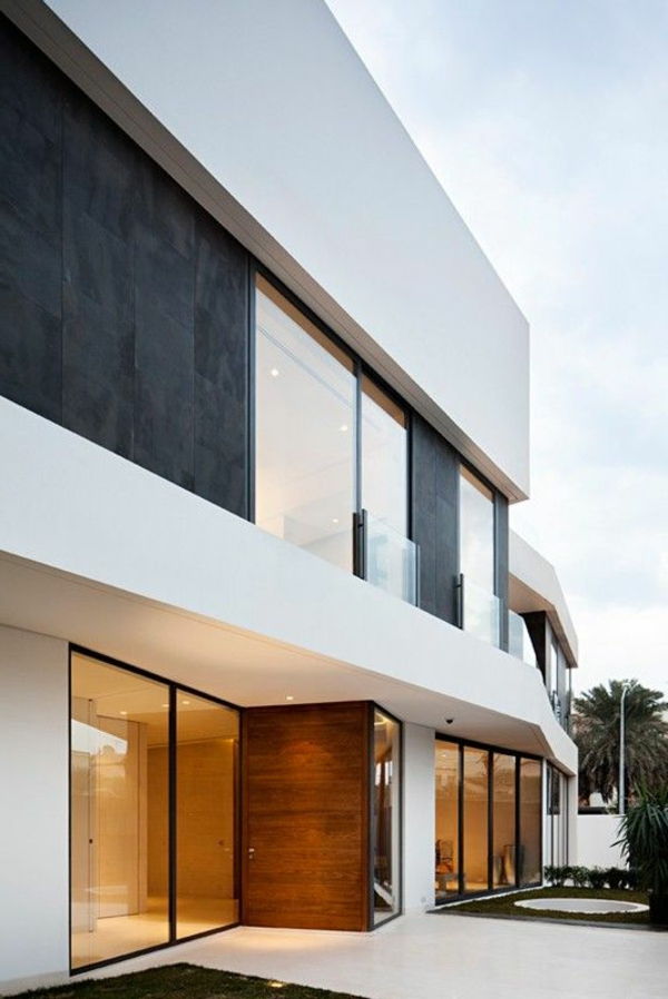 Modern ve zevkli bir ev için beyaz cephe