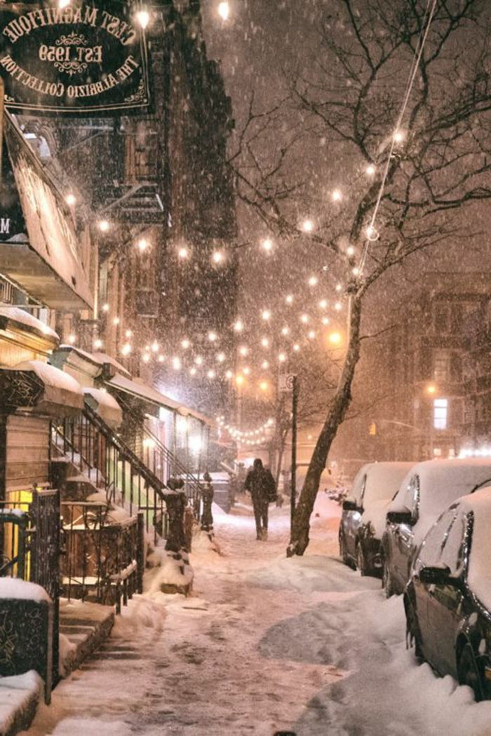 Zimné noci New York City Streets Snow svetla dekorácie