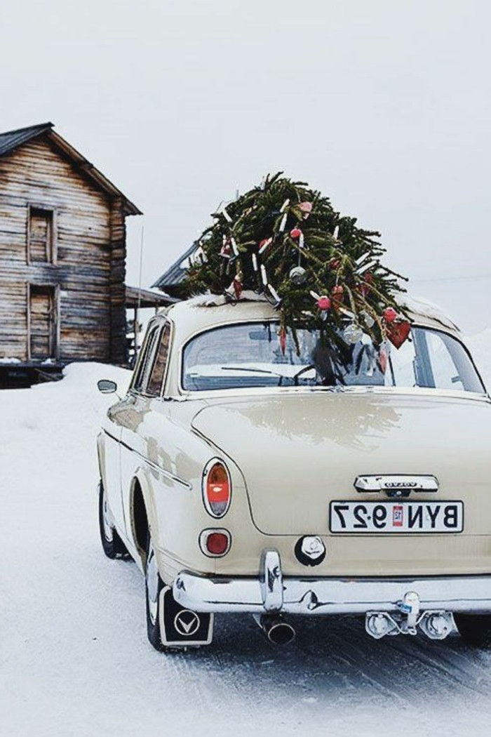 Vinterbilder jul-klassisk modell Volvo Tannenbaum