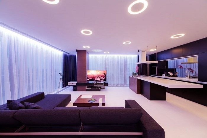 Obývačka-fialovo-A-krásne zariadení