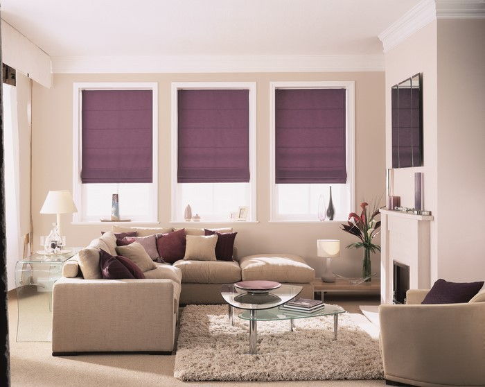 Obývačka-fialovo-A-krásny dekorovanie