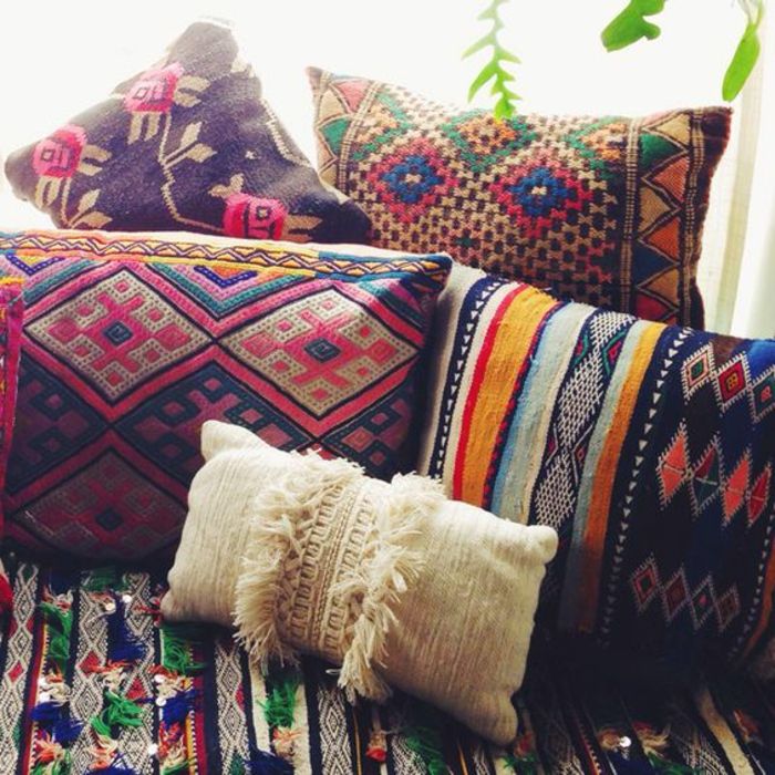 marockanska lampor orientaliska kudde färger mönster bra dekoration unik färgstark och intressant