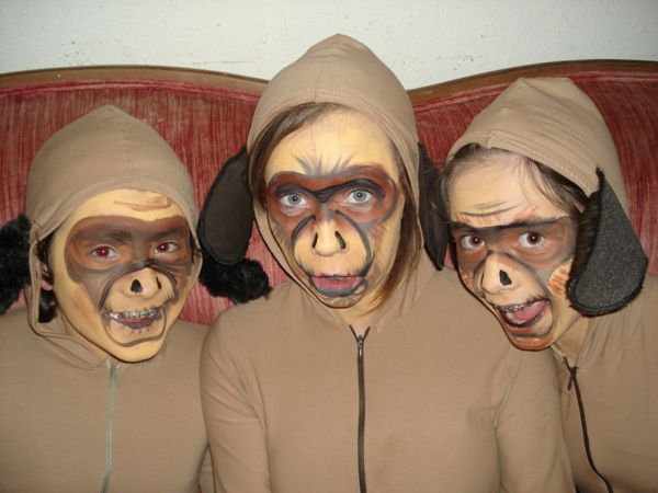 macaco-make-up e três engraçado-crianças