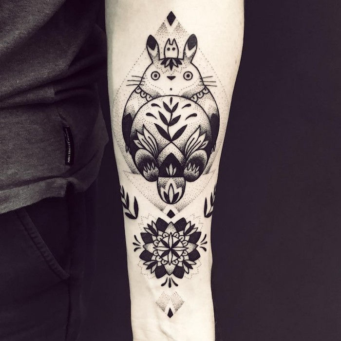 Tatuagem geométrica, Mandala Tattoo, um herói de anime por Studio Gibli meu vizinho Totoro