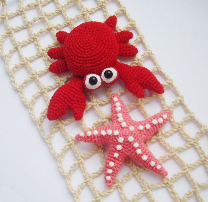 červený krab a ružová hviezdica zdobená korálkami - Amigurumi pre začiatočníkov
