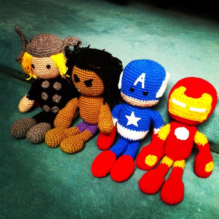 cztery postacie Avengers Thor, Hulk, Captain America i Ironman - Wzór szydełkowy Amigurumi