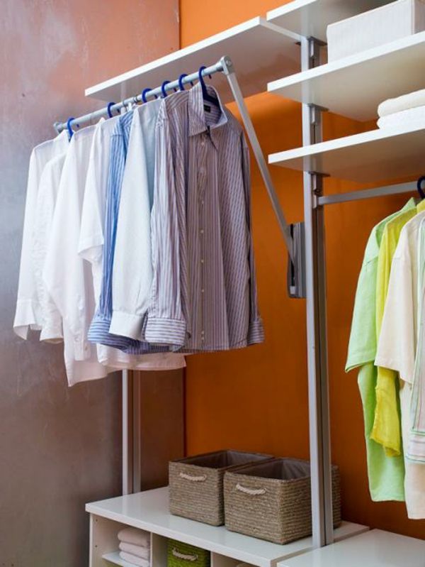 omklädningsrum-set-super-design-shirts hängande