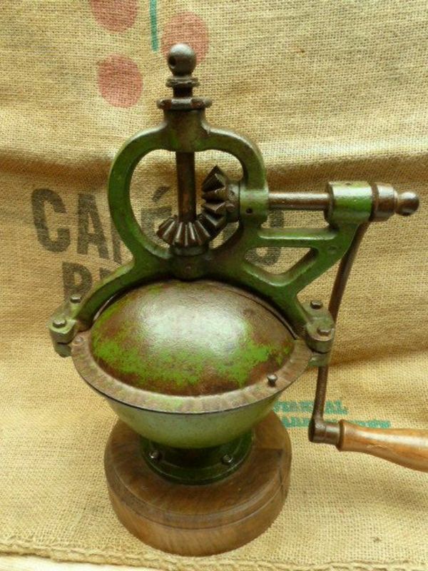 Antik Fransız Kahve Değirmeni