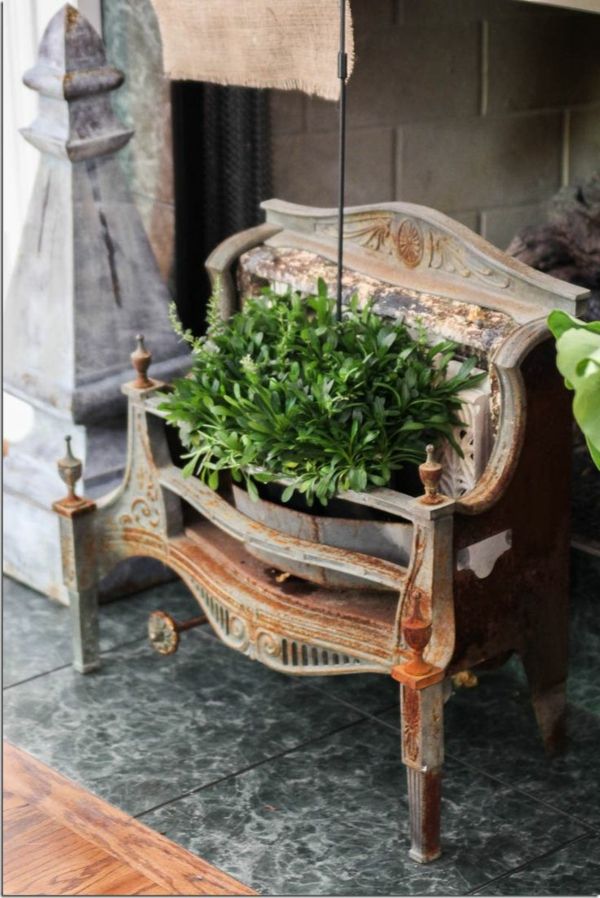 starožitnom Gartendeko-piano-rastlina
