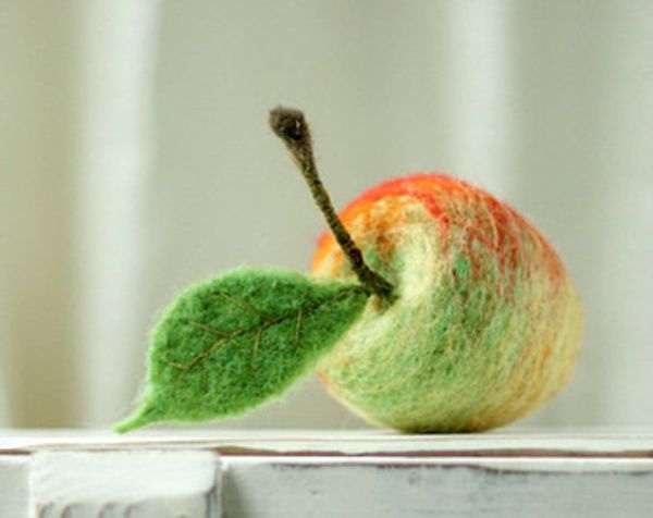 Wykonywanie dekoracji z jabłek-ciekawe-pomysł-zdjęcie z bardzo bliska
