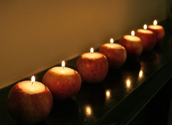 stworzyć romantyczną atmosferę w stylu jabłka i deko-świecy