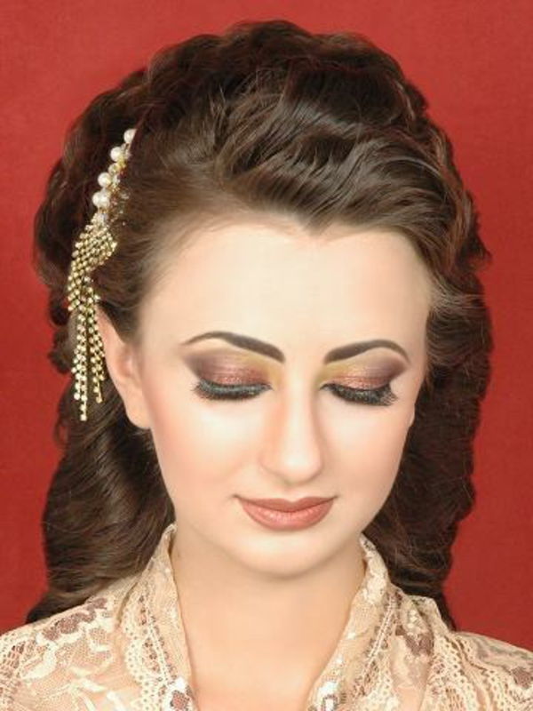 penteados de casamento árabe-linda-olhar-cabelo castanho