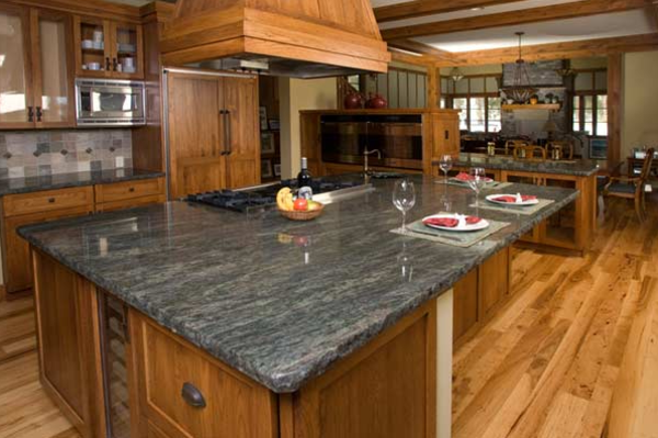 virtuvė-natūralus akmuo, skirtas virtuvėje, labai didelis