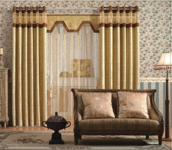 aristokratiska-fungerande-sovrum-gardiner-liten soffa och kasta kudde