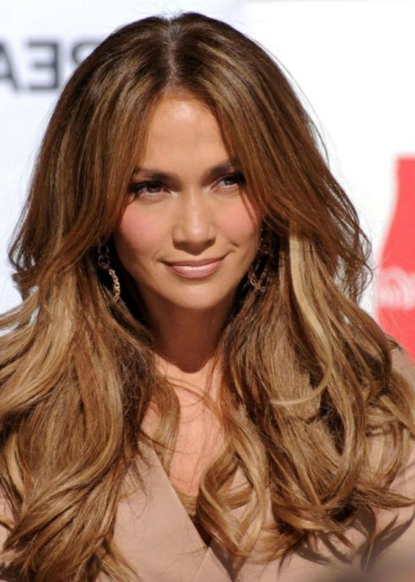 patrauklios-šukuosena-už-rudos-plaukų-J-Lo