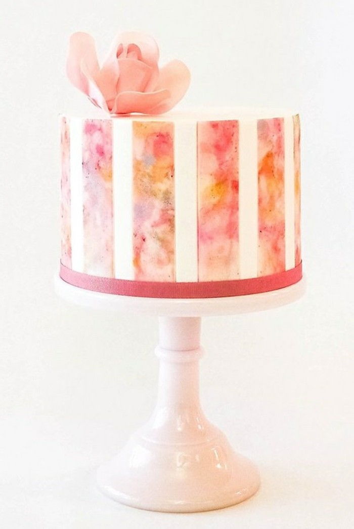 atraktívne pink cake zdobené-s-Rose