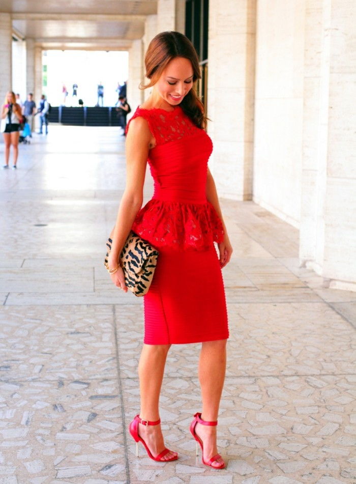 atractiv-look-pentru-roșu-rochie-rosu-pantofi elegant-uite-la-leo-bag-toate roșu-stră-culoare