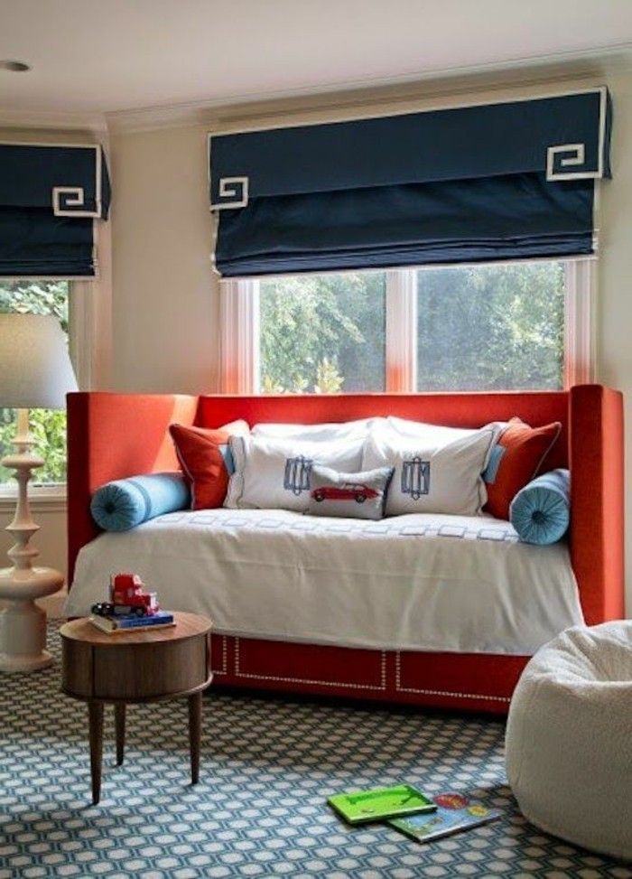 attraktiv modell sofa rød og praktisk komfort