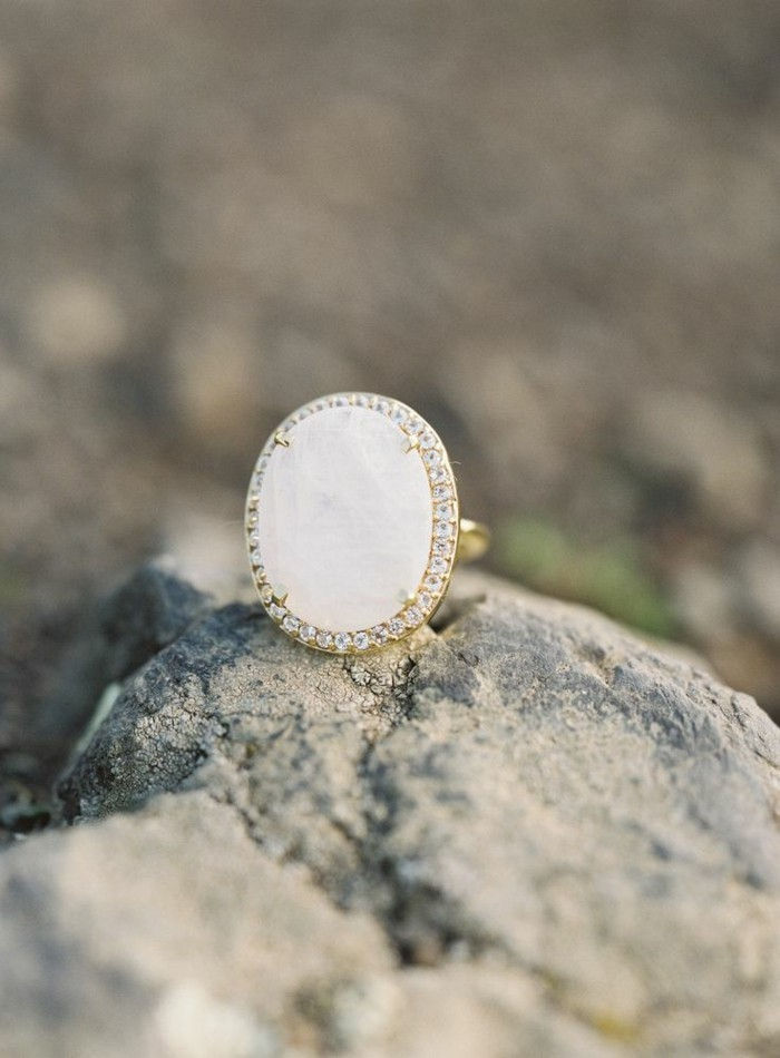 neįprasti žiedai modeliai Baltas perlas