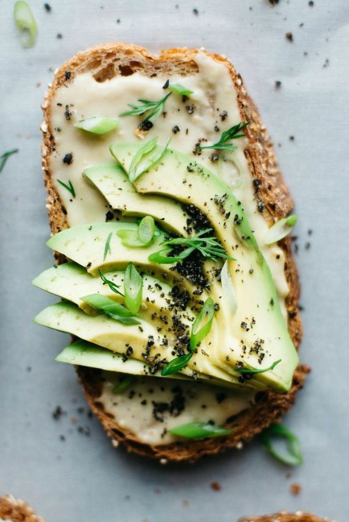 ideje avokado-zajtrk kruh, začimbe