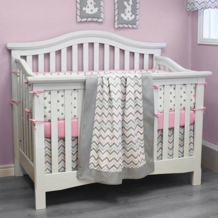 otroška posteljica-belo-lepa-otroška soba-za-dekleta