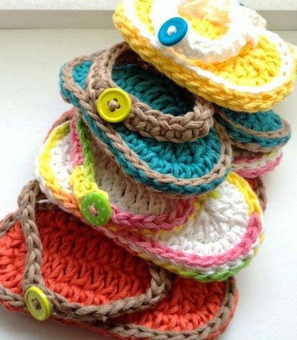 sandálias do bebê - com-flores-Crochet - belas-idéias-crochet-de-baby-crochet-grande-design-häkeln-