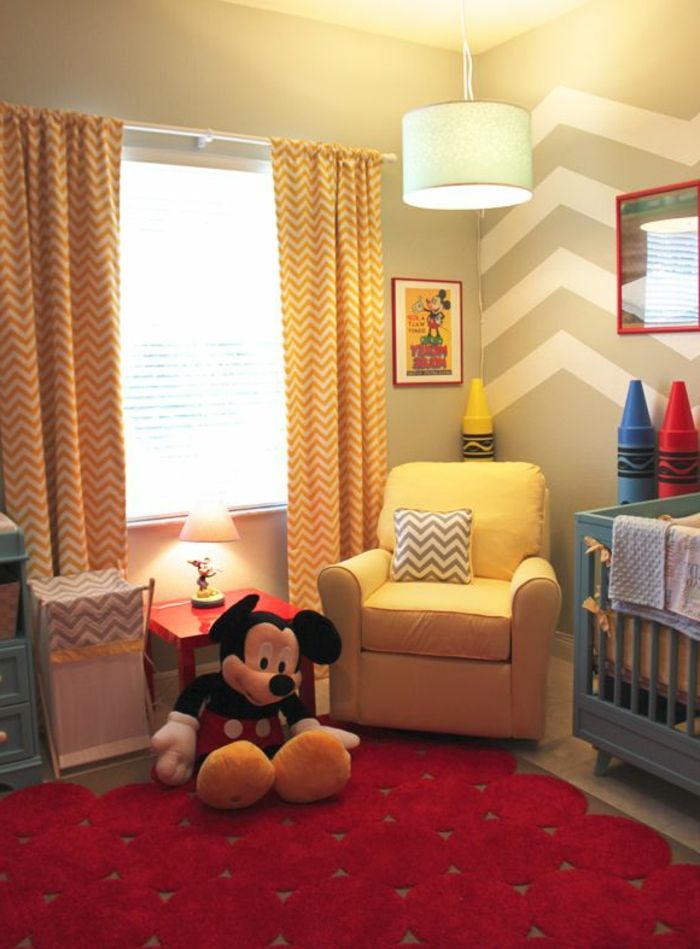 babyroom-design-rdeče-preproga-stol