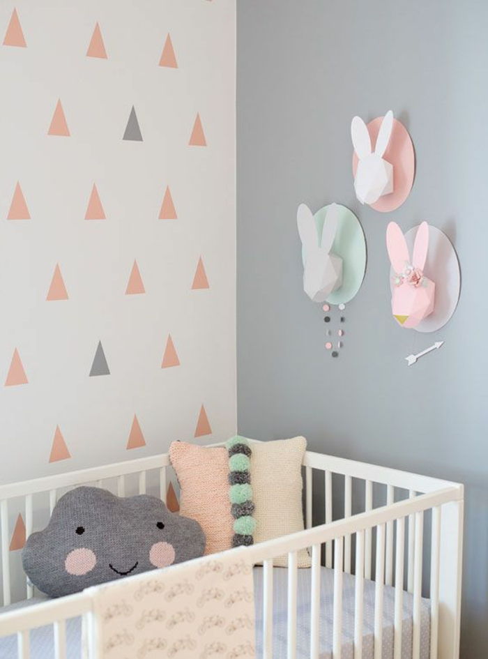babyroom-design-gladke barvne sheme-belo-otroška posteljica
