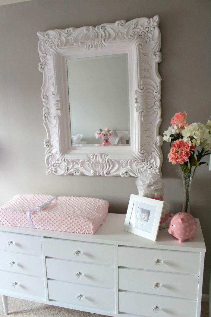 babyroom-design-ogledalo-z-belo-tahmen
