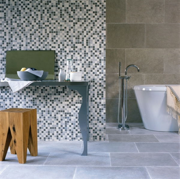 vonios su mozaikinėmis plytelėmis elegantiška vonia