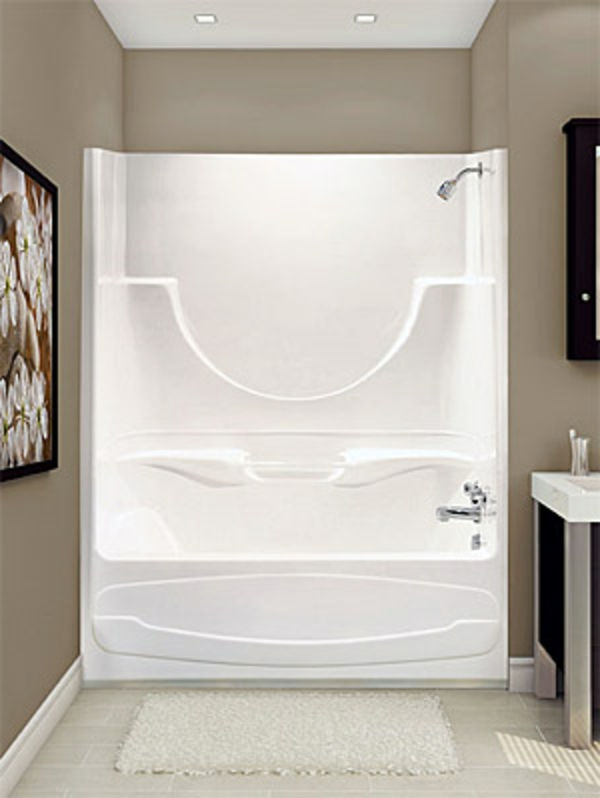 vonia-su-dušas-zona-Ultra-modernus dizainas