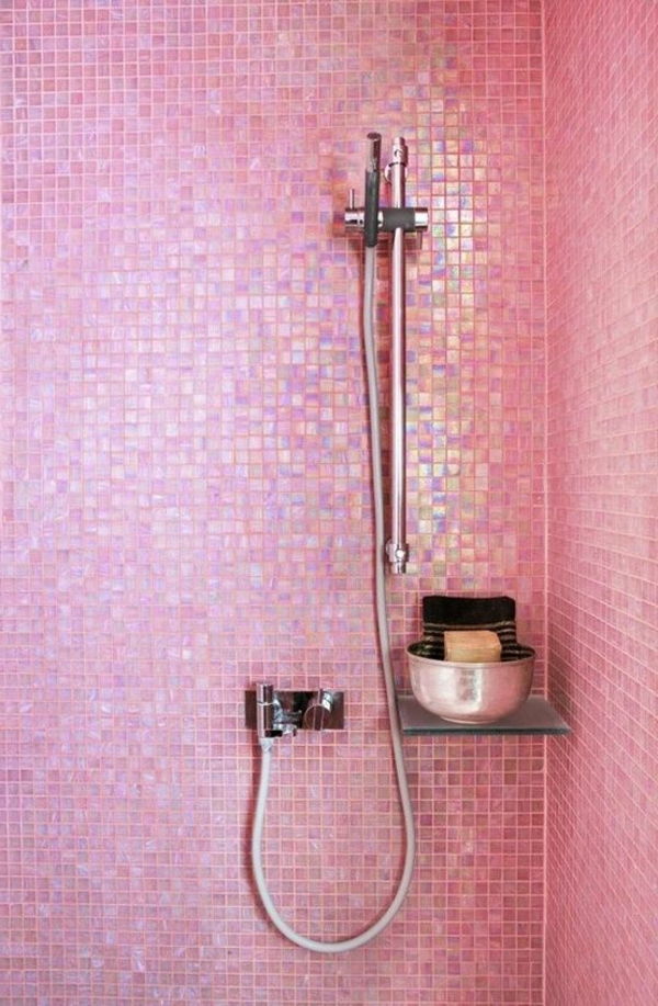 kopalnica-oblikovanje-roza-opečnato-tuš-kopalnica-ideje