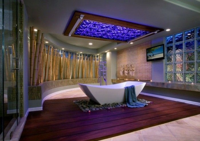 łazienka-projekt-idee Modern-wolnostojący-bath-fioletowy dywan, atrakcyjny design