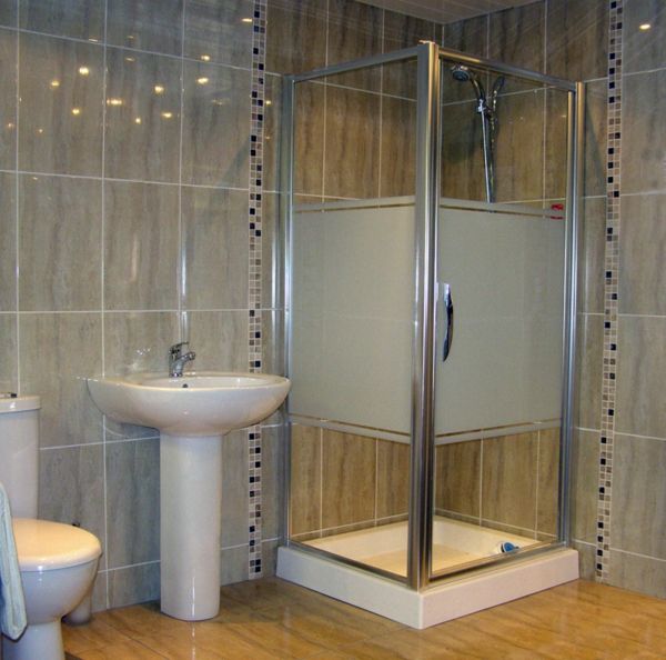 Farklı boyutlarda duşakabinli banyo - banyo fayansı fikirler
