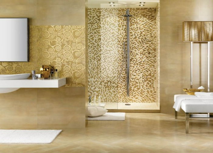 badrum-look med-mosaik golden-färg moderniseras