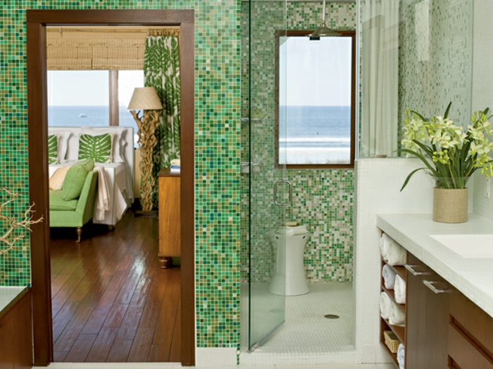 badrum-med-mosaik-grön-väggar