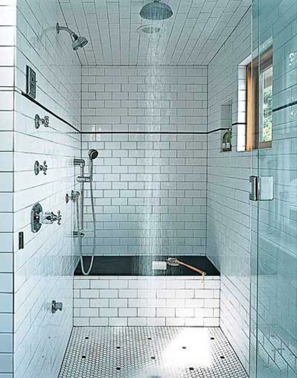 Beyaz fayanslı duşakabinli banyo - modern banyo fayansı fikirler