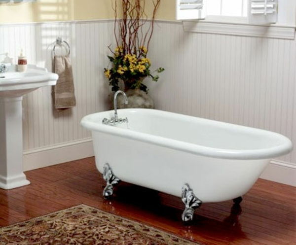 Banyo-beyaz-banyo ve-halı, modern