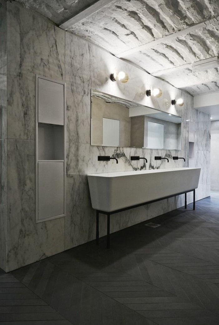 Kúpeľňa-skriňa-own-build-minimalistický dizajn