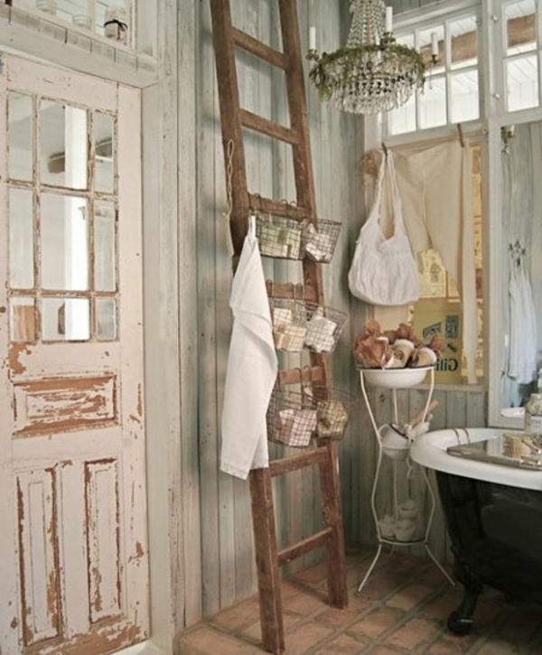 meble łazienkowe-in-house-style-a-drewniany-schodek