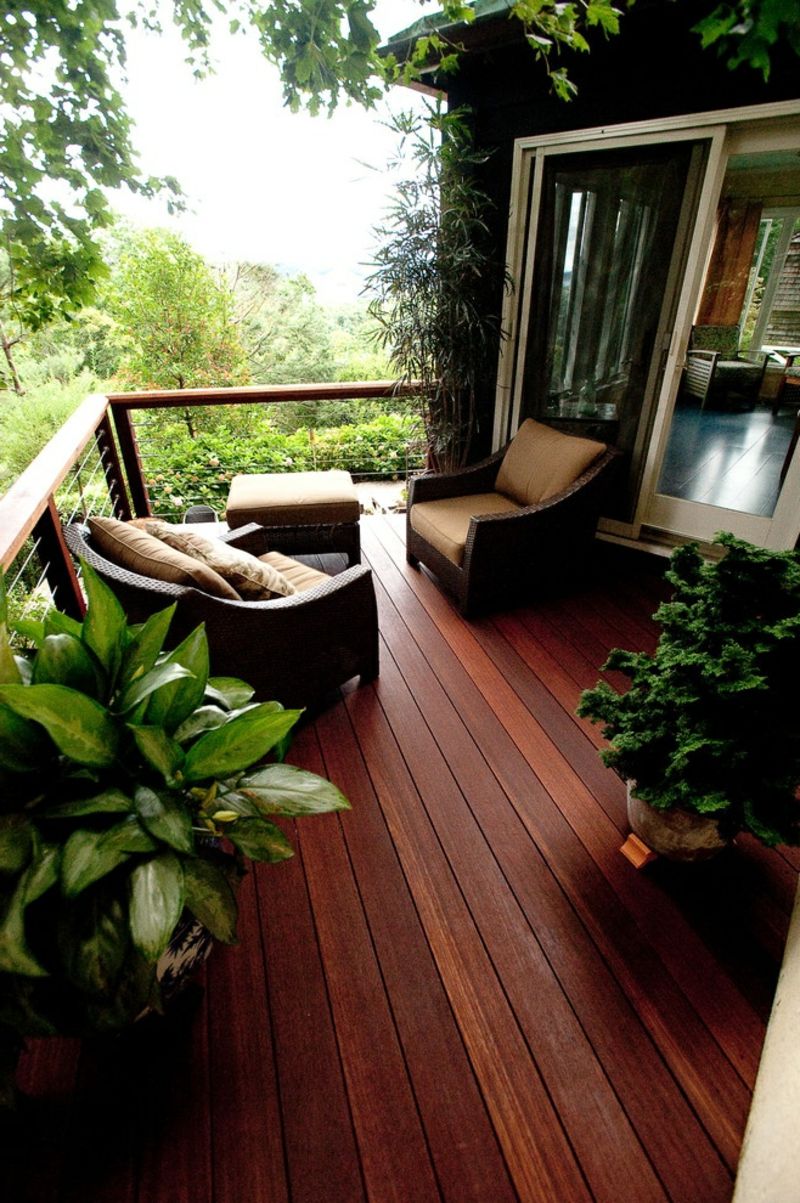 balcon-plantă-lemn-podea