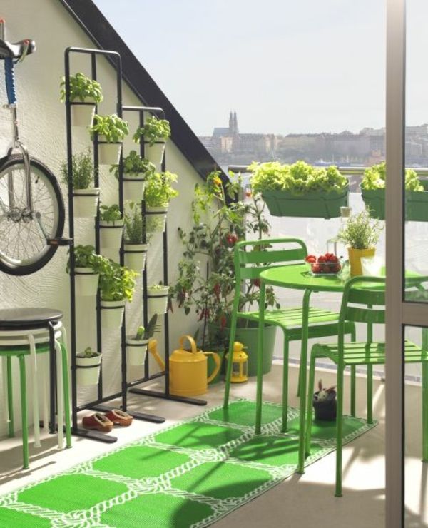 balcon-design-super-frumos-verde-covor verde Podele pentru balcon