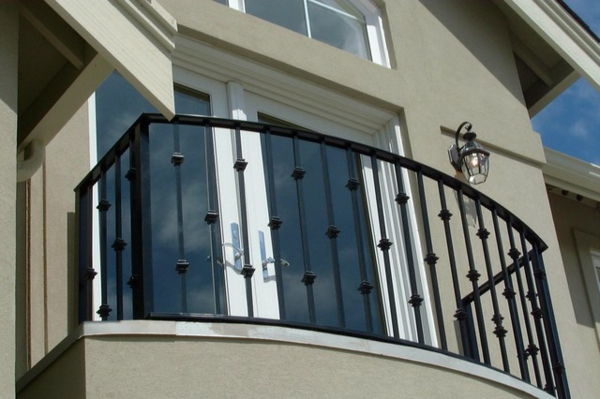 balkon-zaščita-moderno-črno barvo
