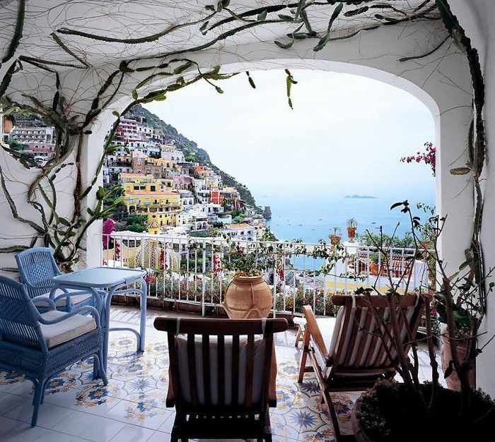 gresie balcon de design-mediteranean insulă-lemn Scaune perne albastru-scaun-si-alb-albastru-kisse-masă-mozaic