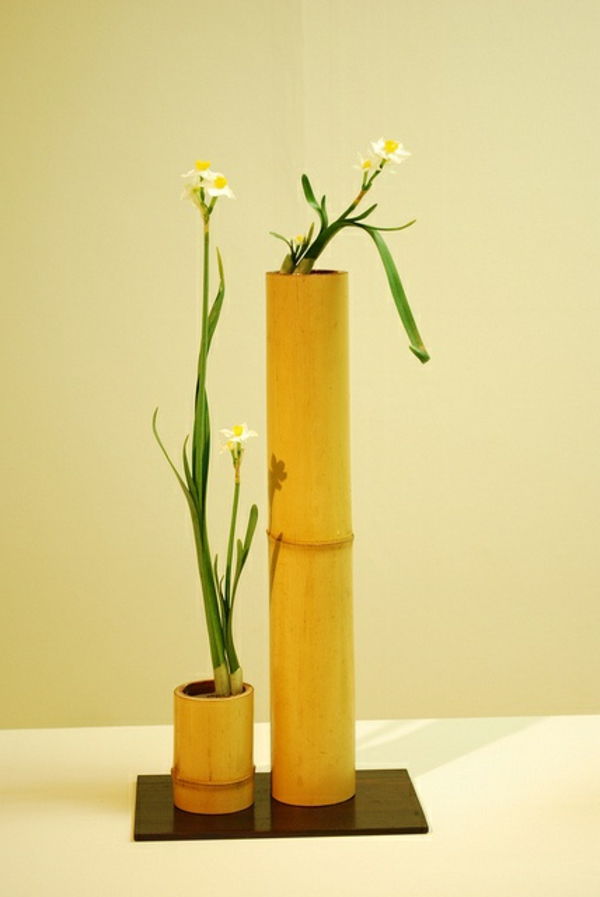 bambuko vaza-kūrybinė-įranga-rusvai pėdas