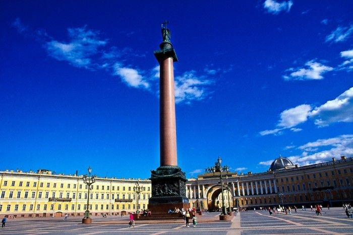Palatul de Iarnă și Alexander Column-Saint Petersburg Rusia