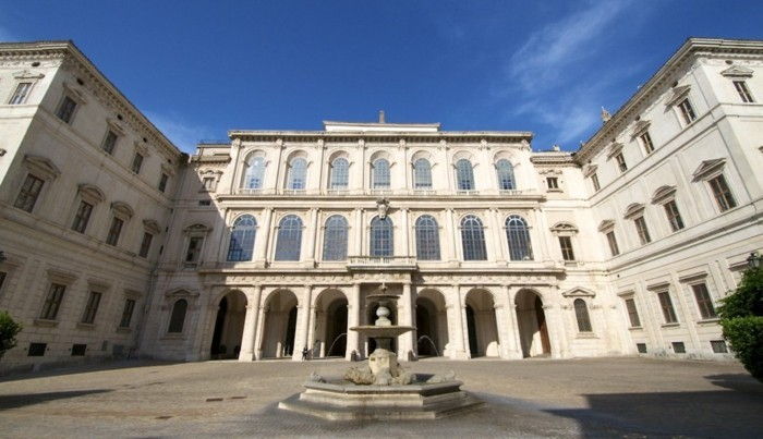 Baroc-features-de-arhitectura-Palazzo Barberini-Roma-Italia