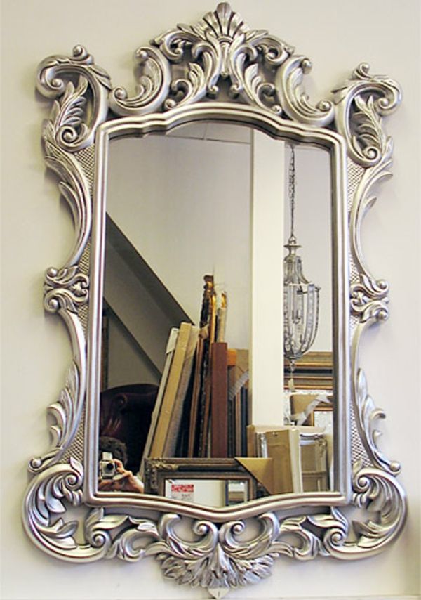 barockspegel med silverram elegant modell mycket aristokratisk